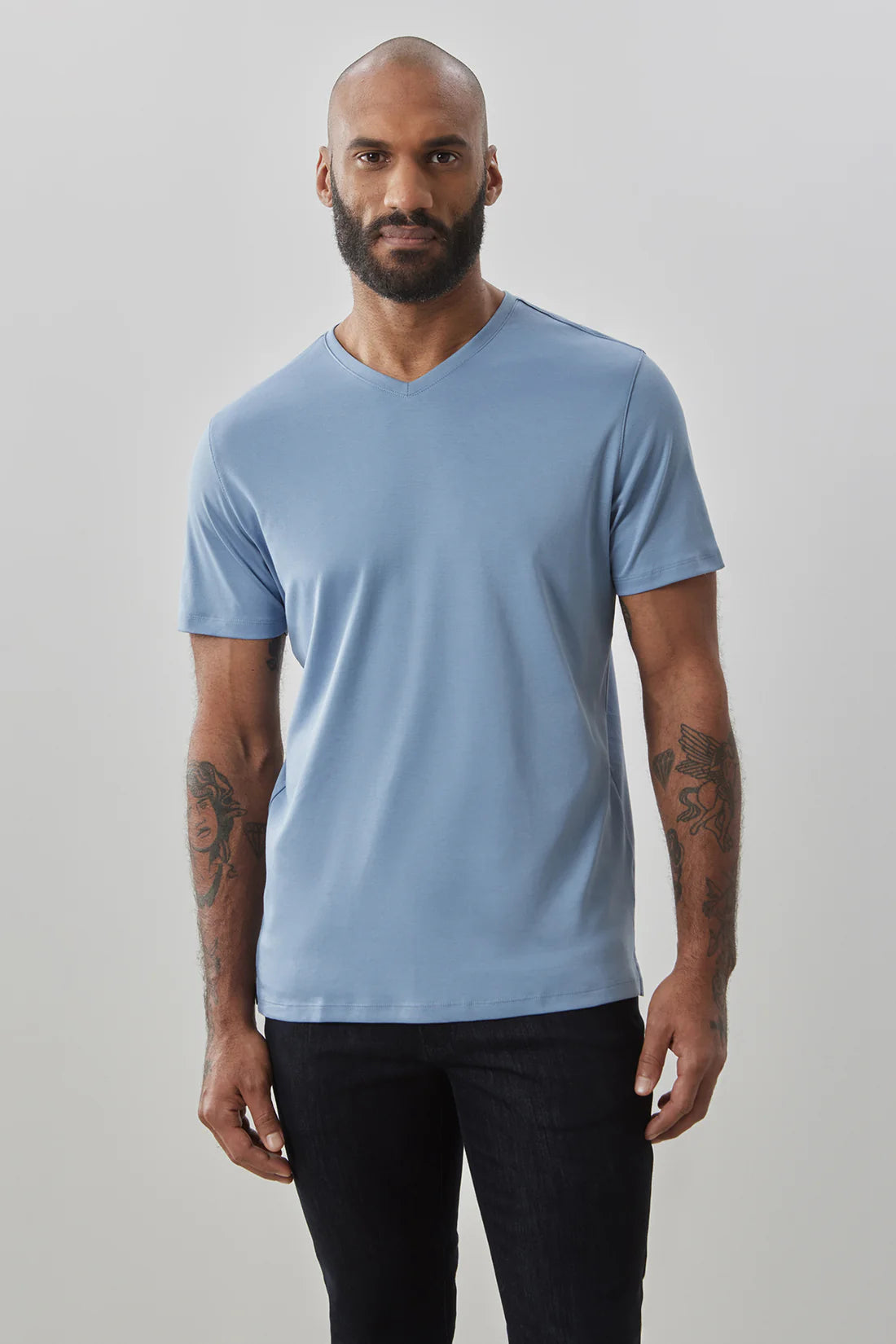 The Barakett V Tee Dover Blue